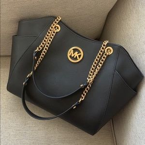 NWT Michael Kors Jet Set chain Shoulder Bag